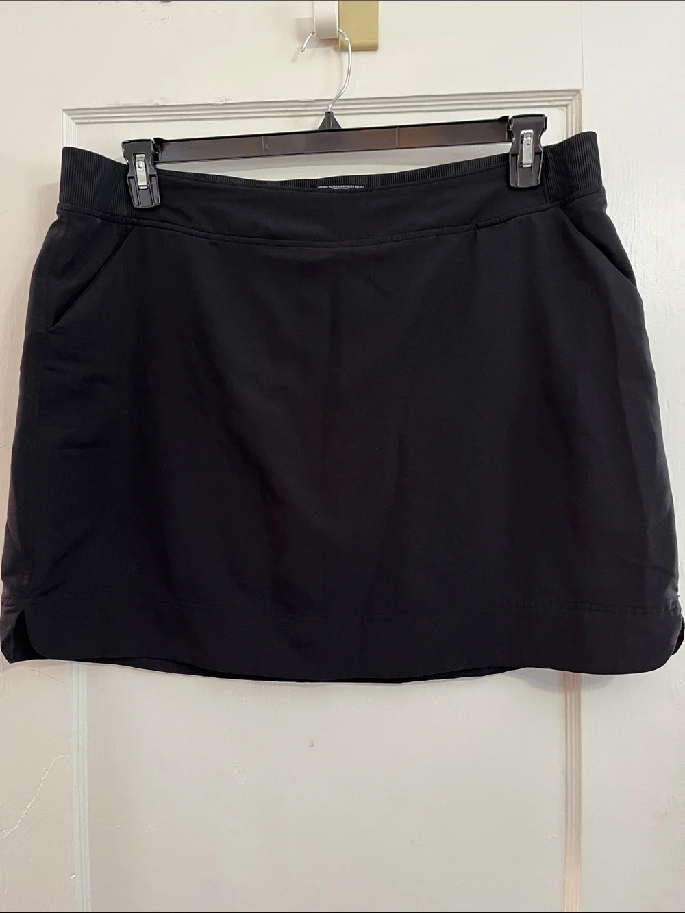 Women’s Black Mini Skirt with Elastic Waist and Pockets